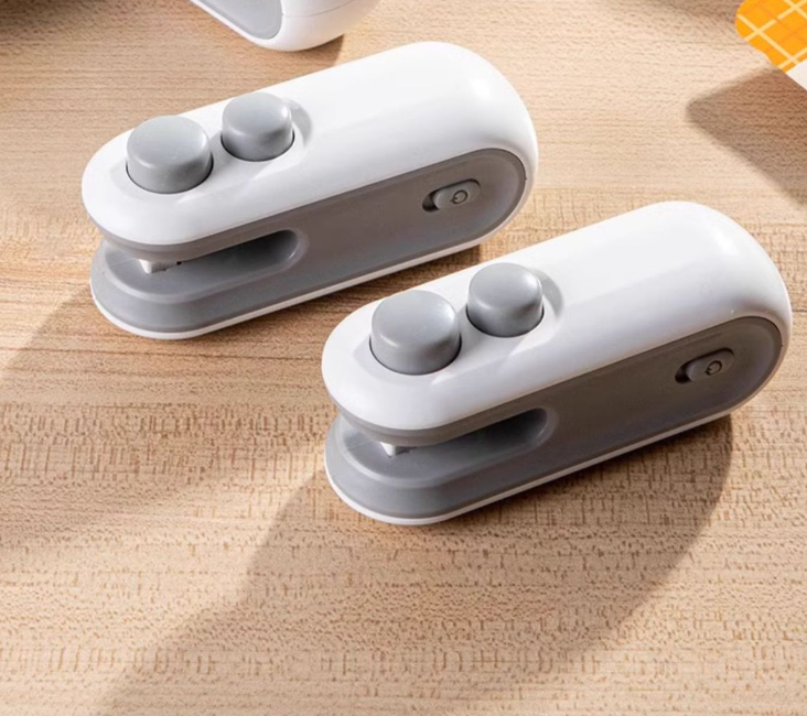 2-in-1 Mini Bag Sealer